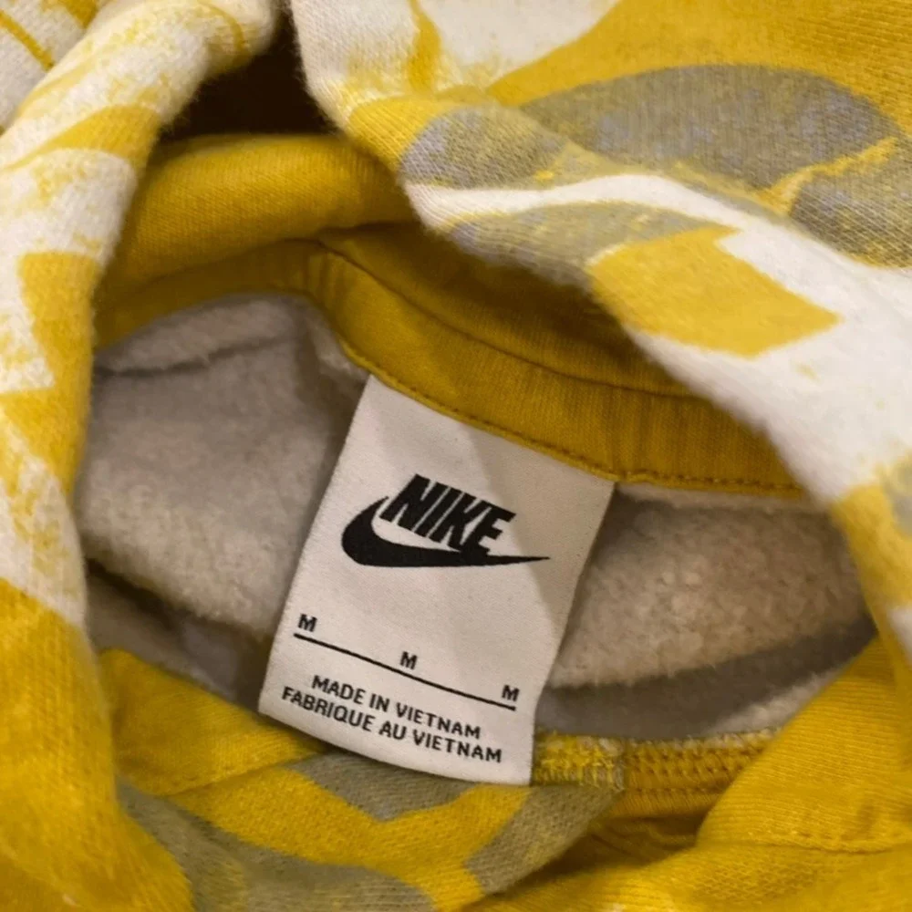 Nike Men's Pullover Hoodie All Over Swoosh Logo‎ Print Yellow Gray Size M